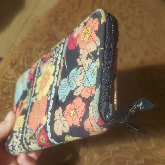 Vera Bradley Happy Snails Accordian Zip Around Wallet. - Picture 15 of 16